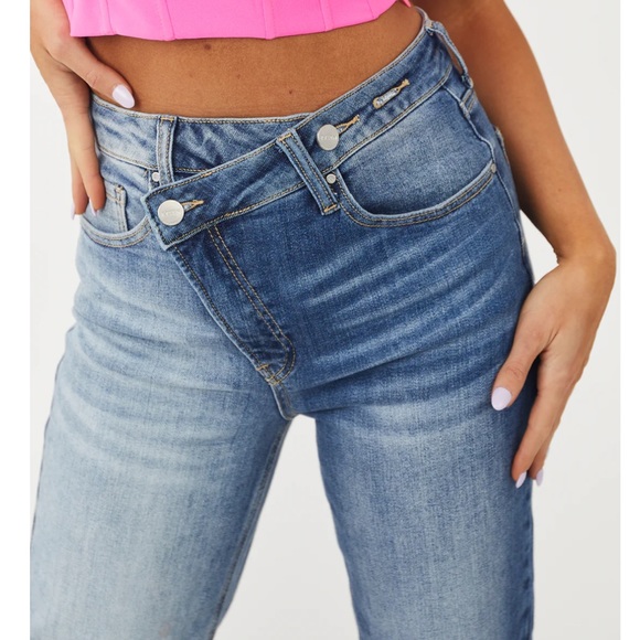 Two Tone High Rise Crossover Waist Straight Jeans - Picture 2 of 8